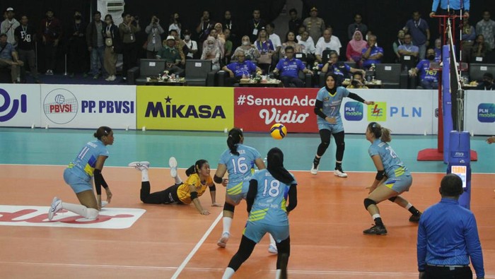 Tim voli putri Bandung bjb Tandamata saat melawan Gresik Petrokimia Pupuk Indonesia di ajang Proliga 2023.