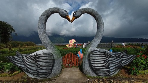 Sudut lain objek wisata Ulundanu Beratan.