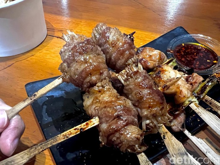 Viral Gerobak Angkringan Sate Jepang di Bekasi, Ini Menunya Viral Gerobak Angkringan Sate Jepang di Bekasi, Ini Menunya