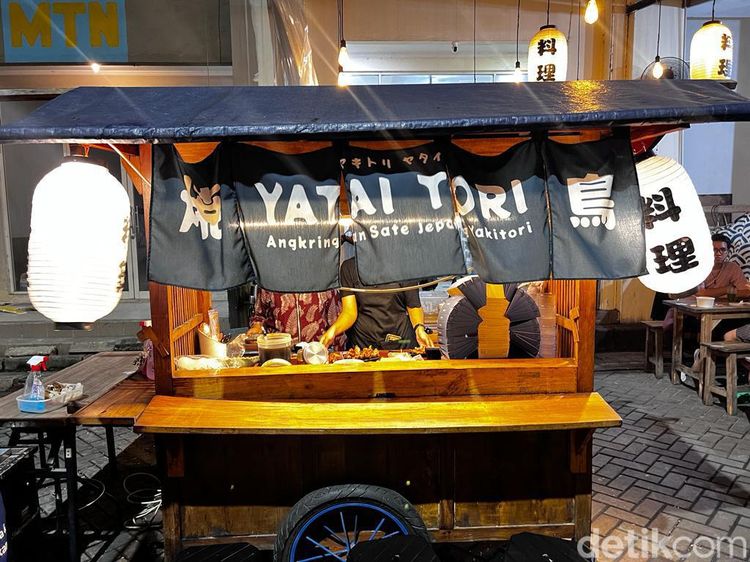 Viral Gerobak Angkringan Sate Jepang di Bekasi, Ini Menunya