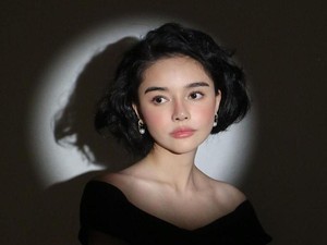 Abelina Dini Fitria Bagi Tips Berbusana Fashionable