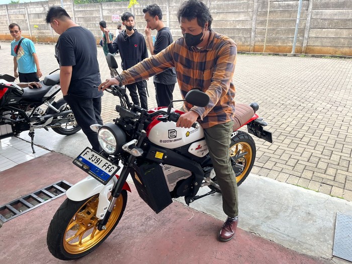 Bengkel konversi motor BBM ke Listrik/Sylke Febrina Laucereno-detikcom