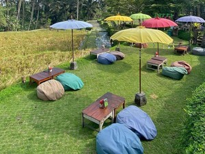 10 Cafe Hits dengan Spot Instagramable di Bali