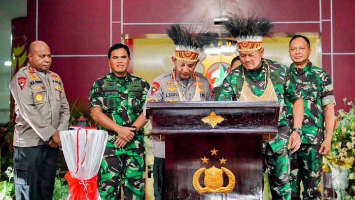 Kapolri Jenderal Listyo Sigit meresmikan Mako Polda Papua baru Foto: dok ist