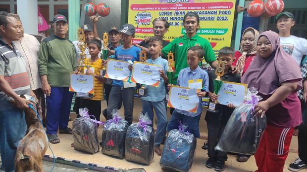 Lomba lato-lato yang digelar di Sidoarjo sudah rampung. Juaranya yakni Chesta Khadafi (10), warga Kecamatan Sedati.