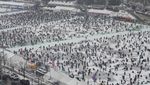 Melihat Keseruan Mancing Ikan di Sungai Beku Korea Selatan
