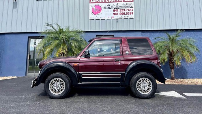 Pajero Junior Flying Pug