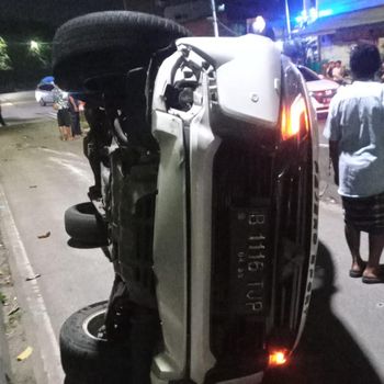 Pajero terguling di Tambora