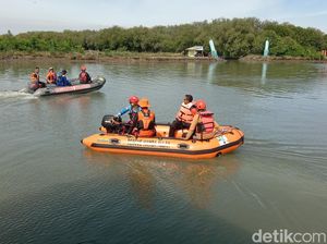 Nelayan Jateng Bertahan Hidup Pakai Plastik Cumi di Laut Lepas