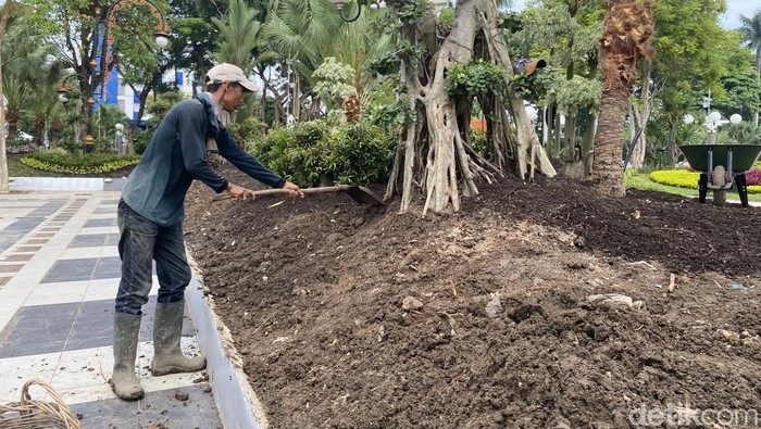penemuan granat di balai kota surabaya
