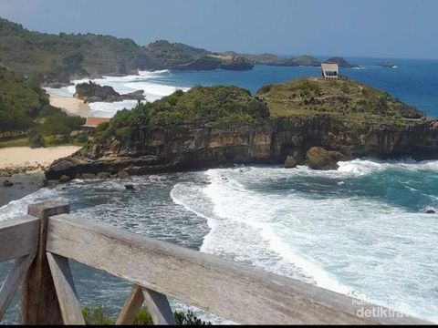 Pesona Keindahan Pantai Kasab Yang Mirip Dengan Raja Ampat Pemandangan Pantai Kasap