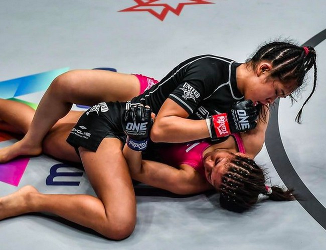 Terakhir kali Victoria bertarung pada 21 September 2021 saat ia berhasil menaklukkan atlet Brasil Victoria Souza. Pertarungan dengan Zeba Bano yang dijadwalkan untuk Sabtu ini di Bangkok, Thailand, seharusnya menjadi momen kembali Victoria setelah absen setahun lebih. (Foto: Instagram/@victorialee.mma)