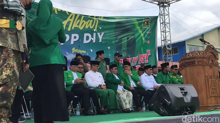 Sandiaga Uno hadiri acara Silaturahmi Akbar PPP di Stadion Kridosono Jogja, Minggu (8/1/2023).
