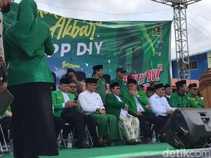 Sandiaga Bersarung Hijau ke Silaturahmi Akbar PPP Yogyakarta