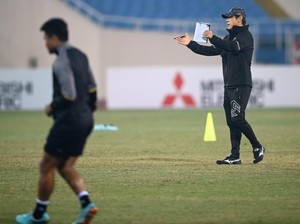 Media Vietnam Soroti Wajah Cemas Shin Tae-yong di Stadion My Dinh