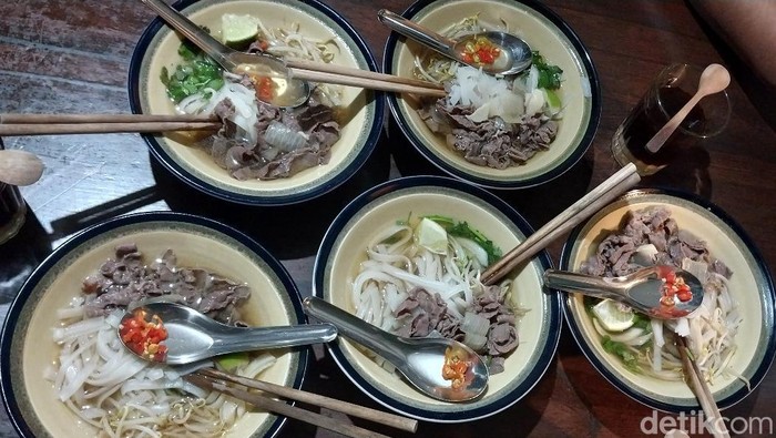 Bagi masyarakat maupun pemburu kuliner yang datang ke Kota Malang, bisa nih mampir Vietcong Kota Malang.