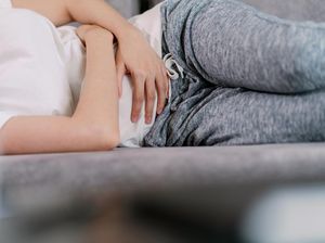 Cara Aman Puasa bagi Pengidap Radang Usus, Termasuk Batasi Gula-Kafein