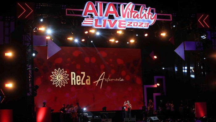 Sejumlah peserta mengikuti festival olahraga AIA Vitality Live 2023 di Jakarta, Minggu (8/1/2023).