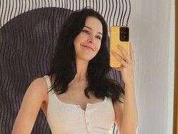 7 Potret Wanita Mandi Hanya 3 Kali Sebulan, Mengaku Tak Pernah Bau Badan