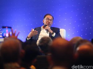 Usai Bertemu Jokowi, Anwar Ibrahim Sederhanakan Aturan TKI di Malaysia