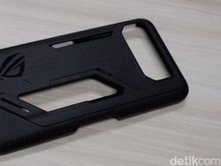 Unboxing Asus ROG Phone 6, HP Gaming Mumpuni Rp 10 Jutaan