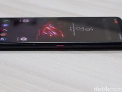 Unboxing Asus ROG Phone 6, HP Gaming Mumpuni Rp 10 Jutaan