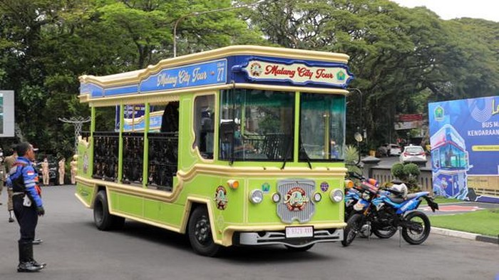 Bus Macito di malang