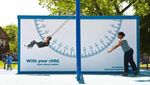 Desainernya Keren! Iklan Ini Out of The Box