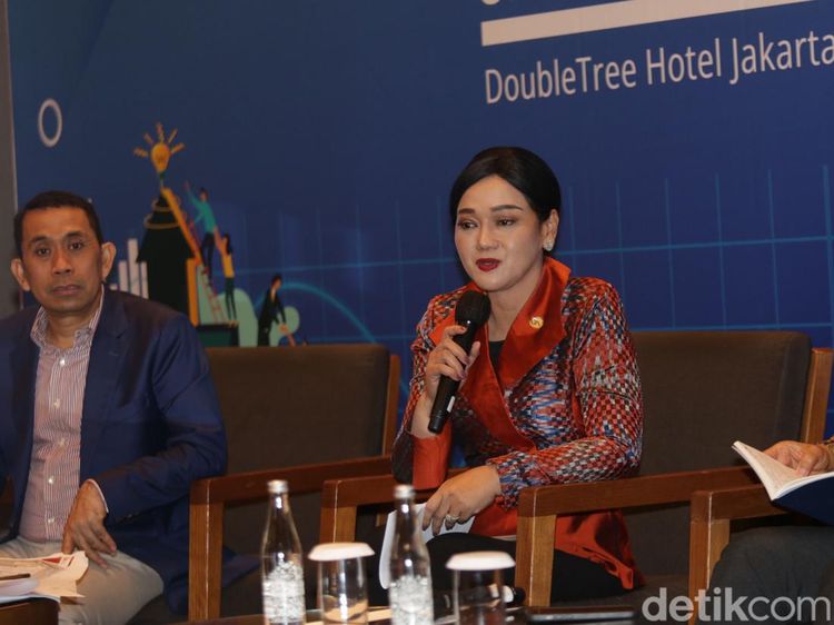 Diskusi Seru Proyeksi Ekonomi 2023