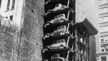 Tempat Parkir Lift Di New York sekitar 1920 Foto: Instagram/The History Atlas 