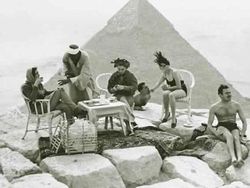 Ada Fakta Mencengangkan di Balik Foto Jadul Ini