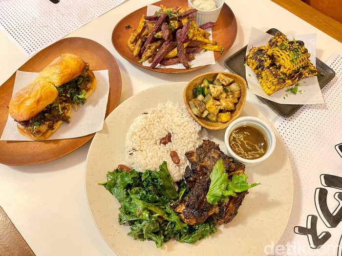 Jawaica: Gurih Aromatik! Ayam Bakar Bumbu Jamaika yang Hits di Kemang