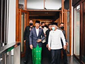 Bersarung Hijau, Jokowi Hadiri Festival Tradisi Islam Nusantara