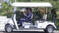 Selepas itu, Jokowi dan Anwar Ibrahim kembali naik boogie dan mengarah ke Istana.