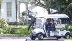 Momen Jokowi Sopiri PM Malaysia Keliling Kebun Raya Bogor