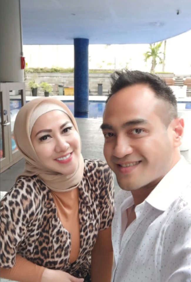 Venna Melinda melaporkan suaminya Ferry Irawan atas dugaan kekerasan dalam rumah tangga (KDRT). Laporan itu dilayangkan ke Polda Jawa Timur 9 bulan setelah keduanya menikah. Foto: Instagram/@vennamelindareal