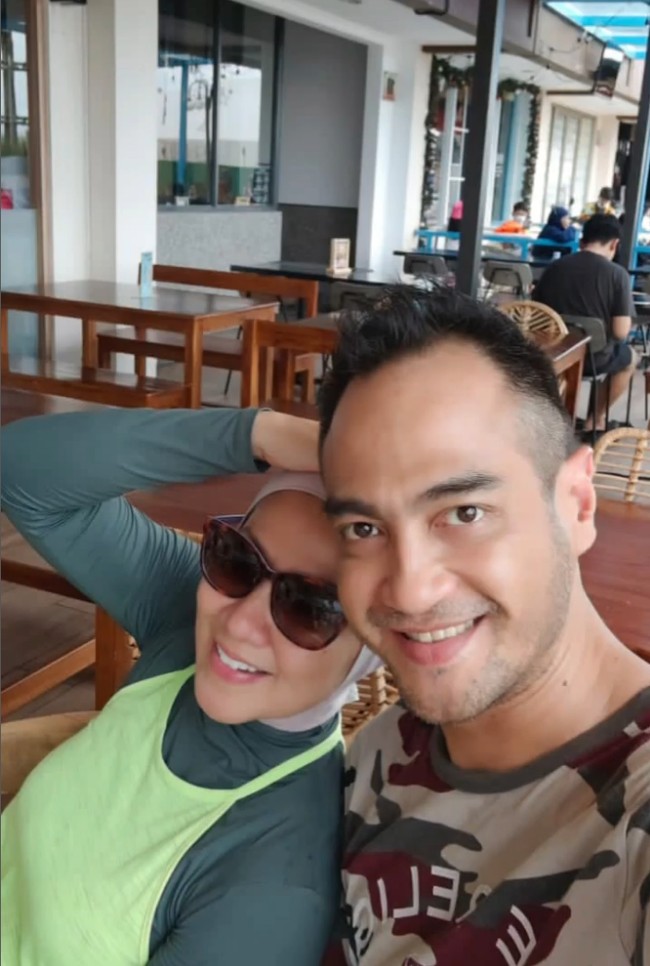 Venna Melinda dan Ferry Irawan diketahui menikah di Bali pada 7 Maret 2022. Akad nikah digelar di Wide Sands Beach Retreat, Jembrana, Bali. Foto: Instagram/@vennamelindareal