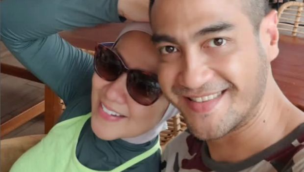 kemesraan Venna Melinda dan Ferry Irawan