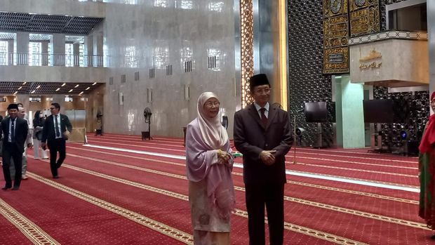 Kunjungan Istri Perdana Menteri Malaysia Anwar Ibrahim, Wan Azizah Wan Ismail, ke Masjid Istiqlal, Jakarta Pusat, Senin (9/1/2023).