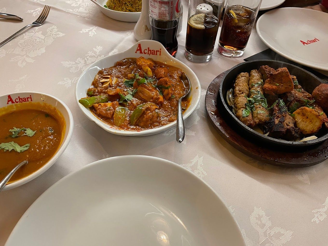 Masuk Daftar 15 Restoran Terbaik, Pelayanan di Sini Justru Mirip 'Sampah'