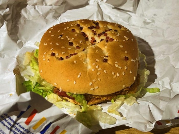 McDonald's Tempat Syuting 'Emily in Paris' di Prancis