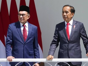 Anwar Ibrahim Ucapkan Selamat Ultah, Jokowi Titip Salam untuk Warga Malaysia
