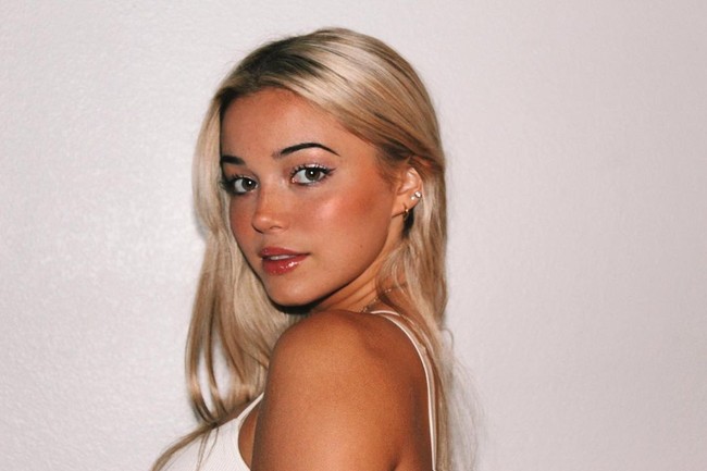 Mengetahui popularitas, Olivia bahkan meminta agar para penggemar bersikap hormat pada lawannya di kompetisi setelah sebelumnya sempat menimbulkan kegaduhan. Lawannya ketika itu, Jillian Hoffman, bahkan mendapat serangan verbal dari fans Olivia.Foto: Instagram @livvydunne