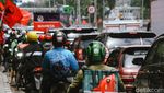 Potret Macet di Jalan Gajah Mada Jakbar Siang Ini