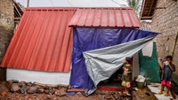 Hunian ini digunakan sementara bagi warga terdampak gempa bumi di kawasan tersebut.