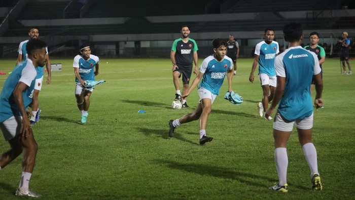 PSM Makassar menggelar ofisial training di Stadion Demang Lehman jelang menghadapi Barito Putera.