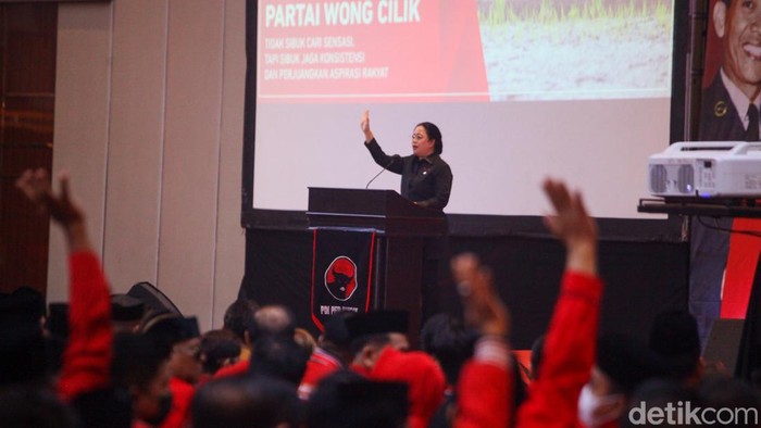 Puan Bicara Capres PDIP hingga Target Hattrick Pemilu di Bimtek DPRD Ketua DPR sekaligus Ketua DPP PDIP Puan Maharani berbicara soal target partainya menang 3 kali beruntun di Pemilu. Puan juga bicara soal capres PDIP di acara Bimtek, Senin (9/1/2023).