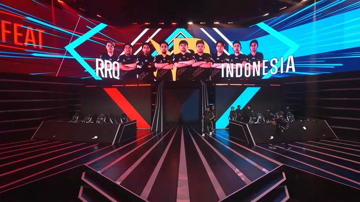 Penggemar Mobile Legends di Tanah Air full senyum. Dua tim wakil Indonesia, RRQ Hoshi dan Onic Esports, lolos semifinal upper bracket M4 Mobile Legends.