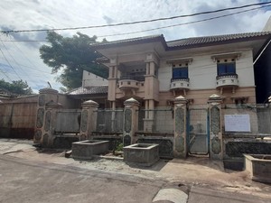 Rumah Mewah Bu Eny Sempat Kotor Lagi, Tiko Tulis Pesan Ini di Pagar