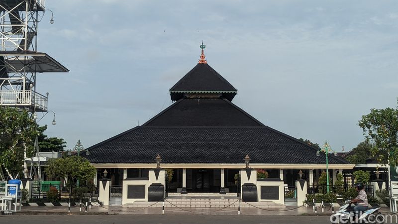 Suasana Masjid Agung Demak, Senin (9/1/2023).
